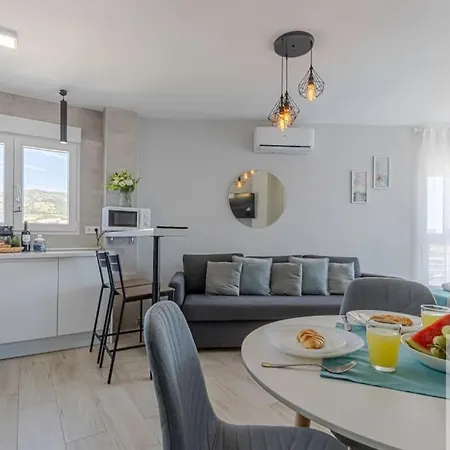 Daire Wonderful On The Beachfront