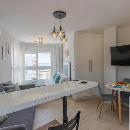 Daire Wonderful On The Beachfront Benalmádena